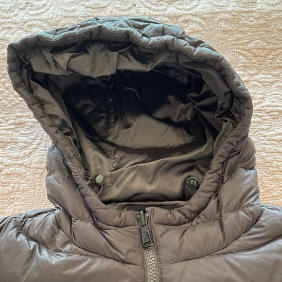 The North Face 550 Women's Puffer Jacket - Picture 9 of 16